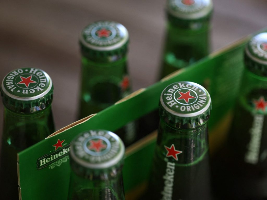 Heineken concretó la compra de Fifco en Centroamérica por 3.250 millones de dólares, reforzando su presencia en bebidas, alimentos y retail en la región.