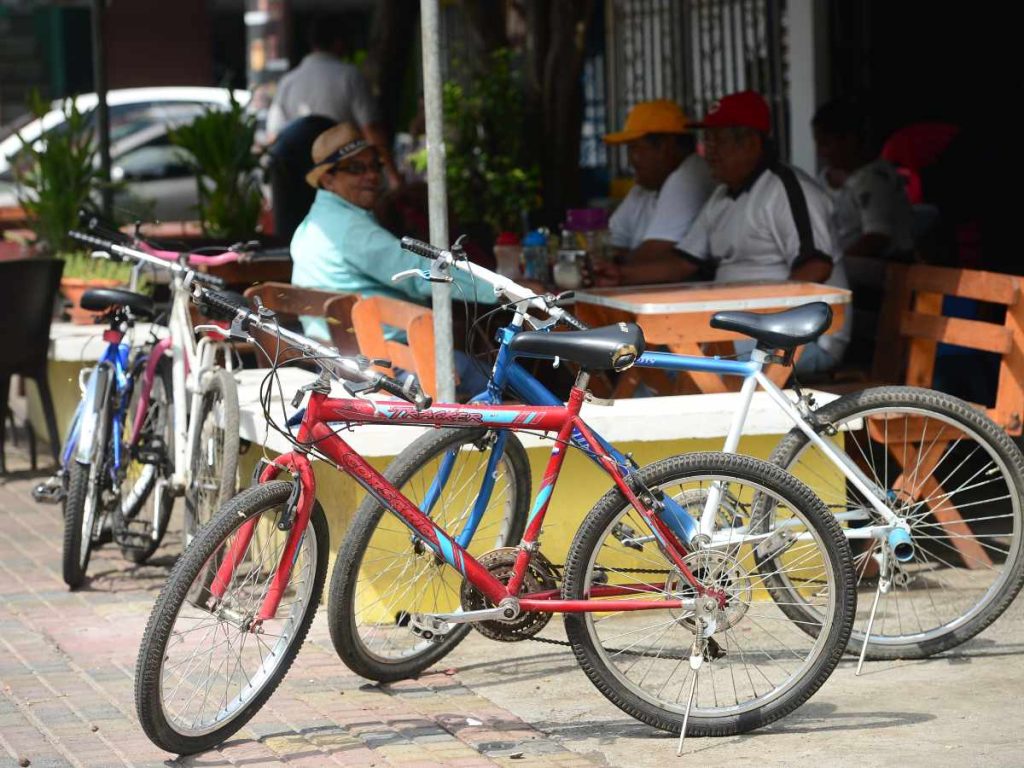 La bicicleta ya es reconocida como transporte y merece infraestructura en todo el país.