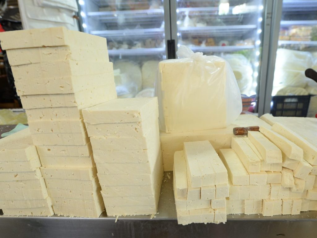 Los lácteos son uno de los tres productos más decomisados por aduanas por no cumplir normas sanitarias.