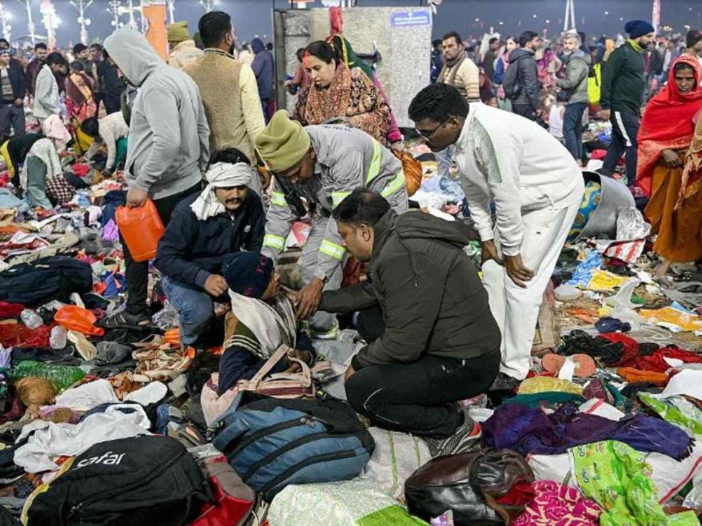 El mitin político en Tamil Nadu terminó en tragedia: ambulancias tardaron en ingresar mientras se registraban desmayos y caos entre la multitud.