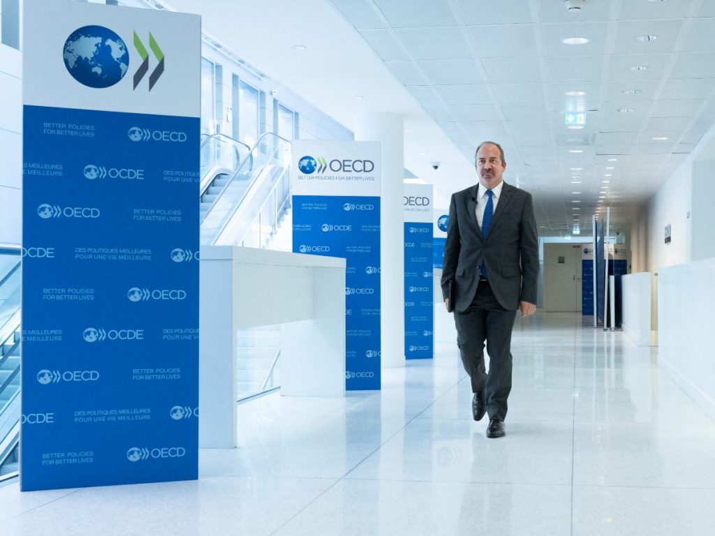 Pereira señaló que la inteligencia artificial intensificará la necesidad de atraer talento extranjero especializado.