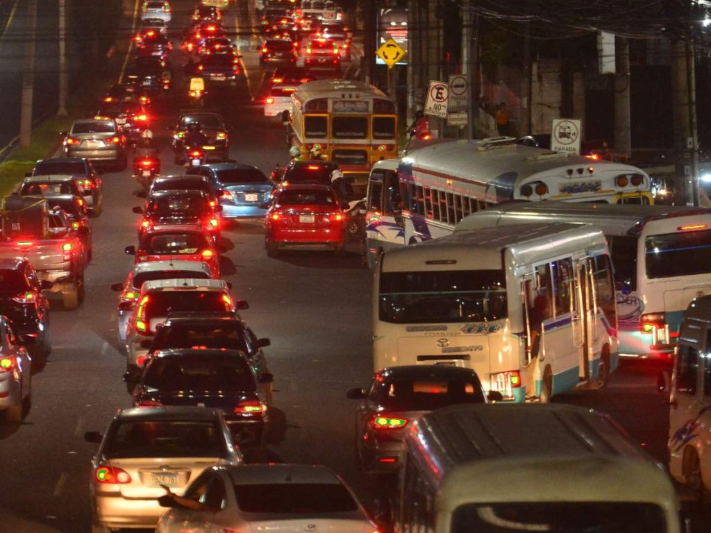 Entre enero y septiembre de 2025, El Salvador registró 15,895 accidentes viales, un aumento del 9 % respecto al mismo periodo de 2024. Foto: archivo.