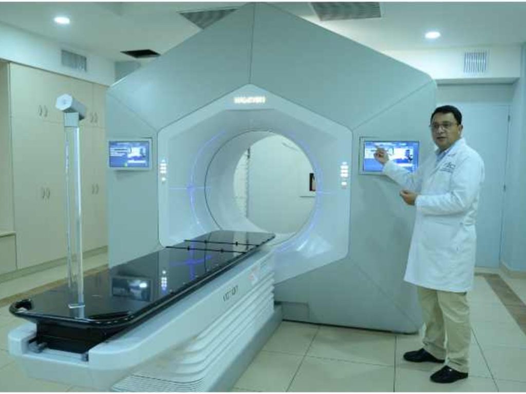  Los métodos de primera línea, antígeno prostático y tacto rectal, están disponibles en el país, mientras que herramientas más avanzadas como la resonancia magnética se utilizan para confirmar sospechas y planificar el tratamiento. Foto: archivo.