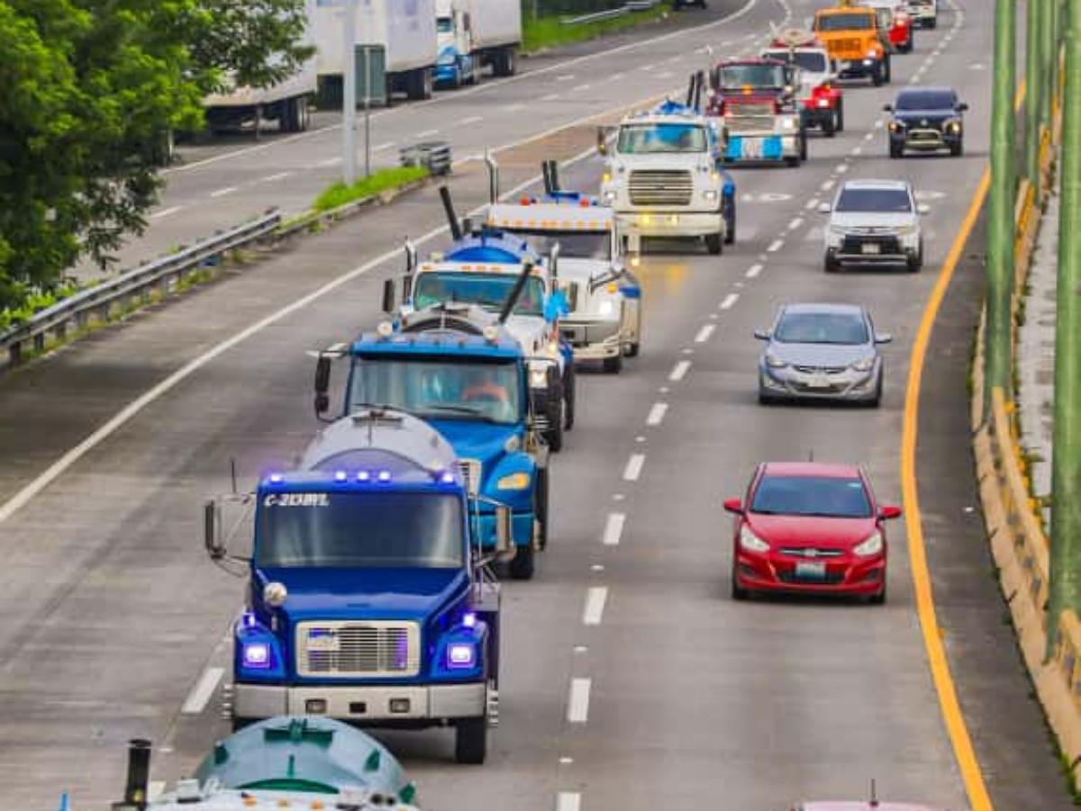 Los camiones cisterna cruzaron la frontera por la aduana San Cristóbal para sumarse al plan de contingencia.