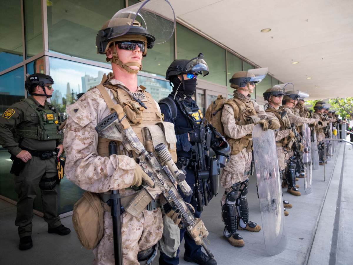 Trump propone enviar tropas a Nueva Orleans, generando tensiones con autoridades locales.