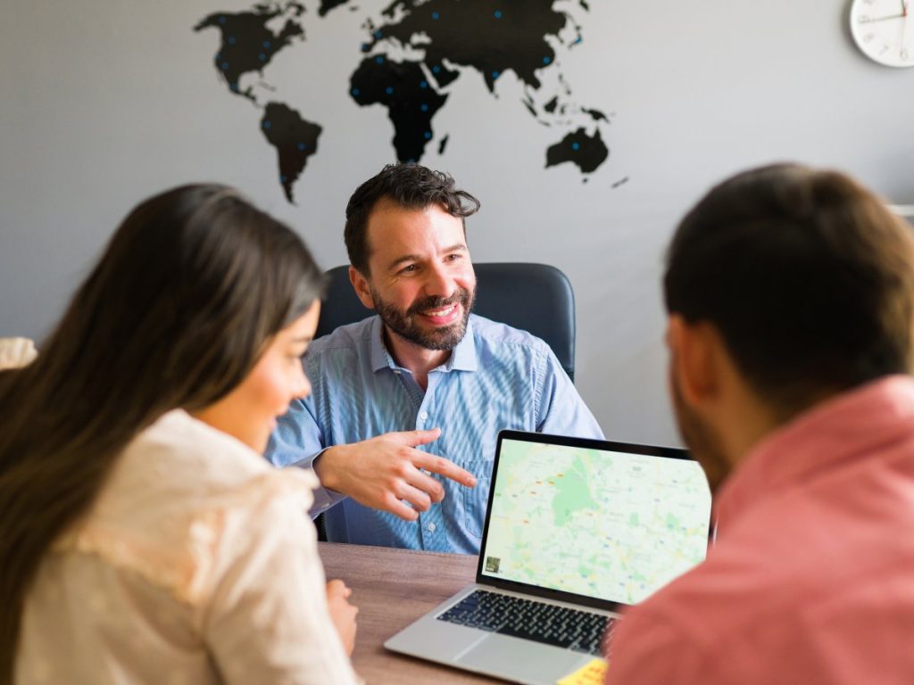 Empresarios salvadoreños analizan oportunidades de diversificación exportadora durante ponencia de COEXPORT.