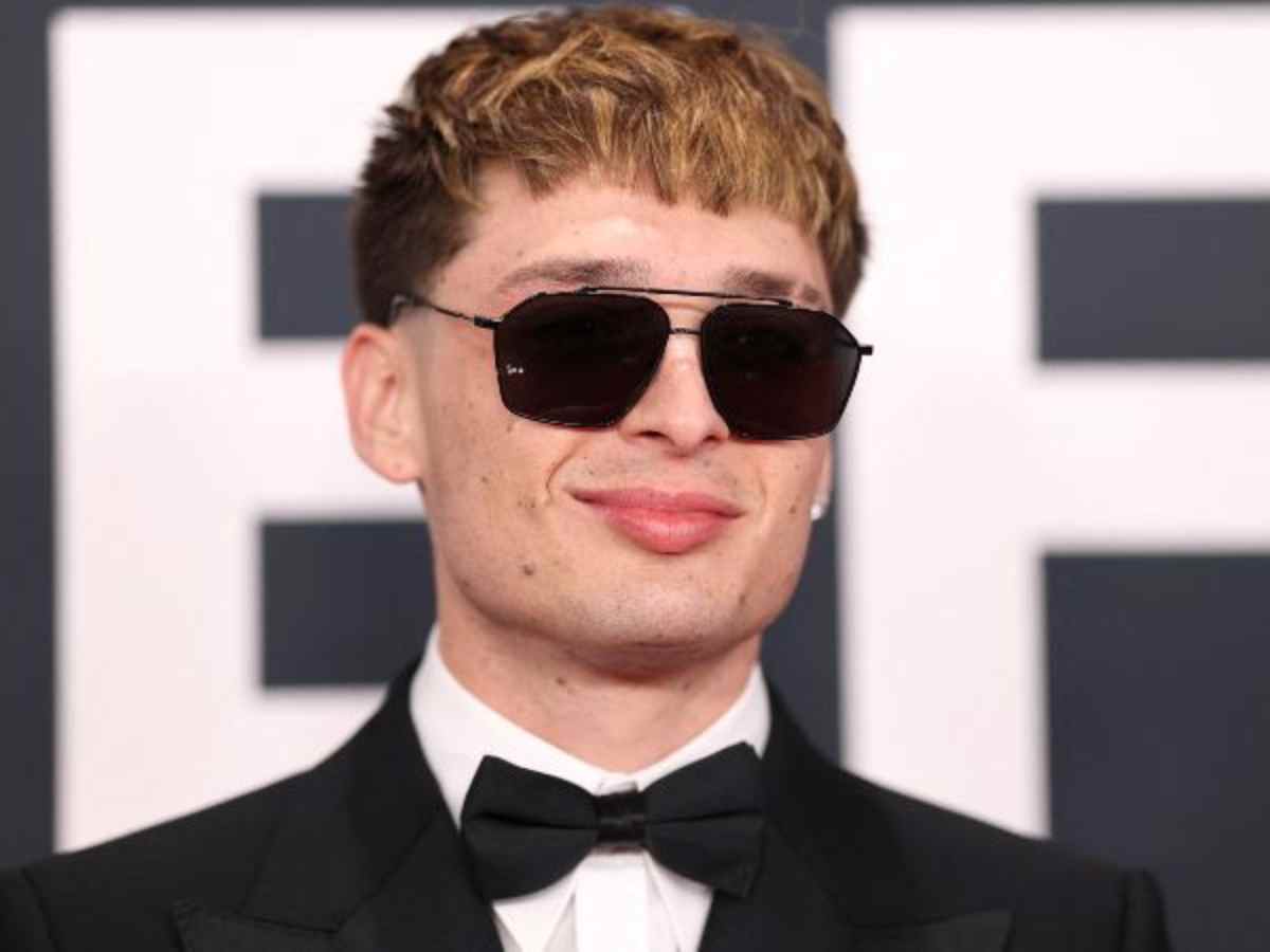 El mexicano Peso Pluma recibirá el Premio Billboard Vanguardia en Miami, un reconocimiento a su innovación musical y a su impacto global en la música latina.