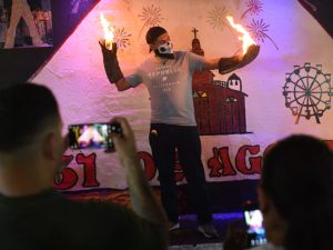 Batalla de bolas de fuego: adrenalina y tradición al rojo vivo