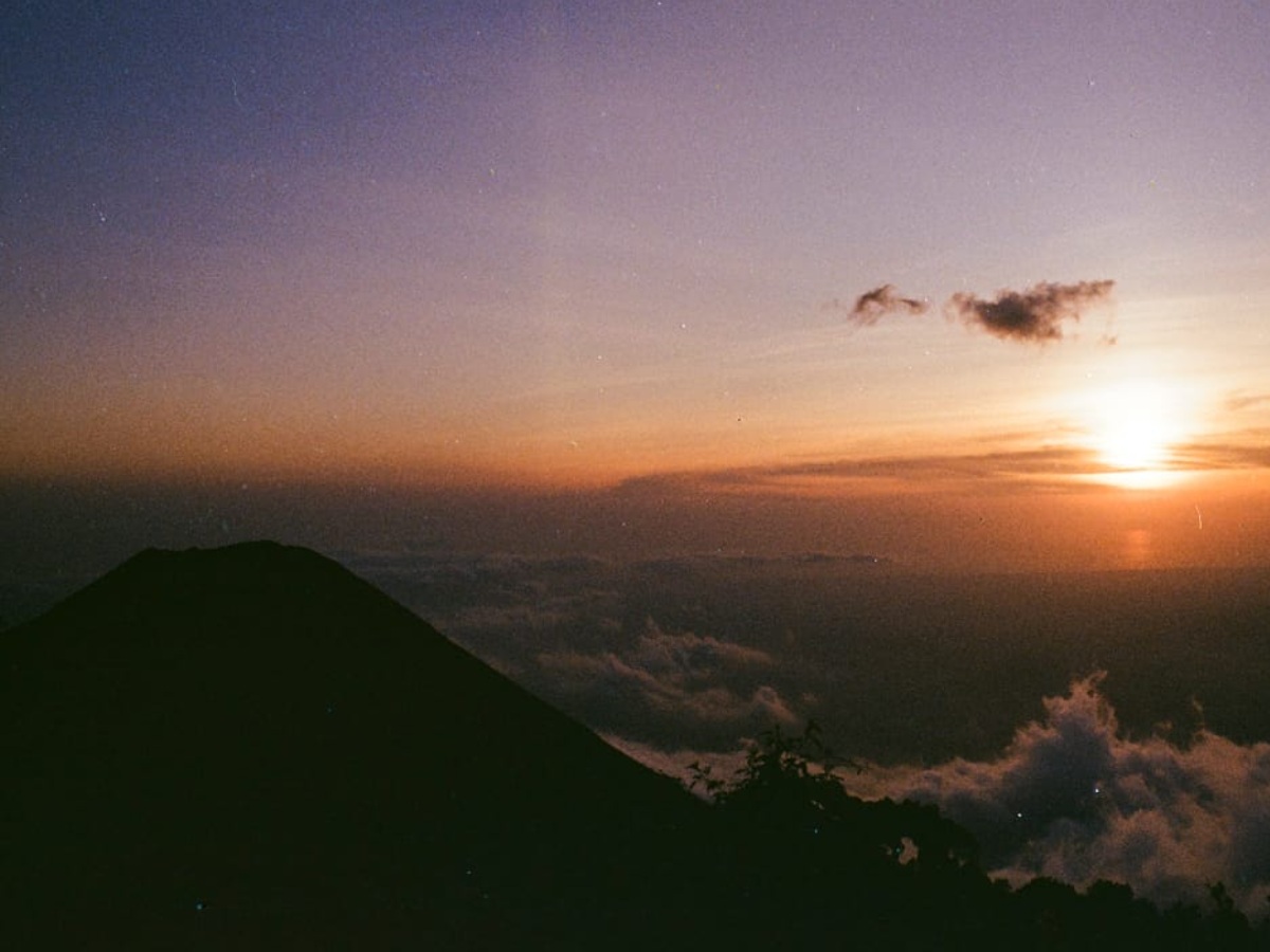 Esta foto capturó el atardecer desde el Cerro Verde. Fotografía por Steven Anzora