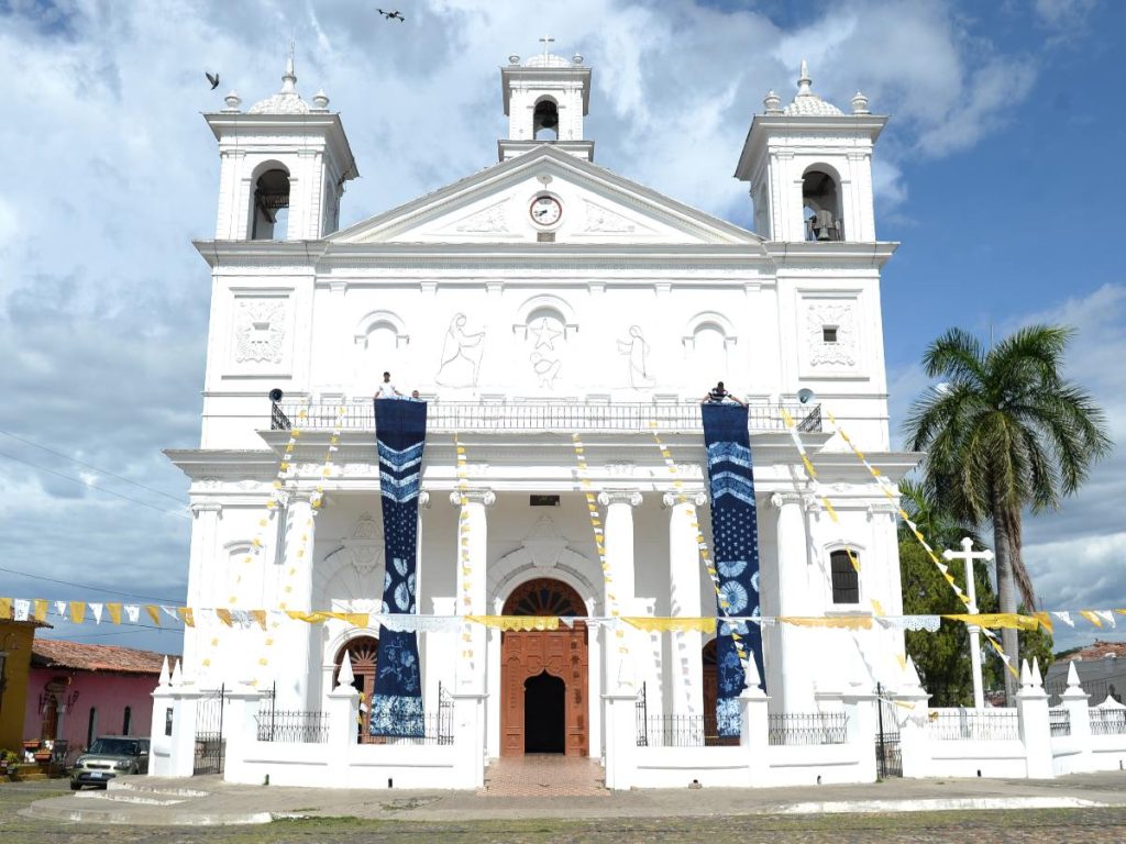 Así es como luce la iglesia en años anteriores. Foto/ Archivo