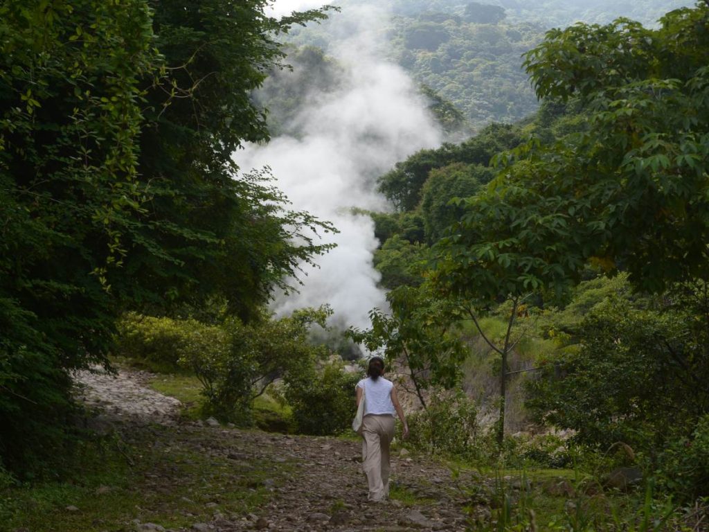El vapor de los Infiernillos crea un ambiente único en San Vicente. Fotografía/ elsalvador.com