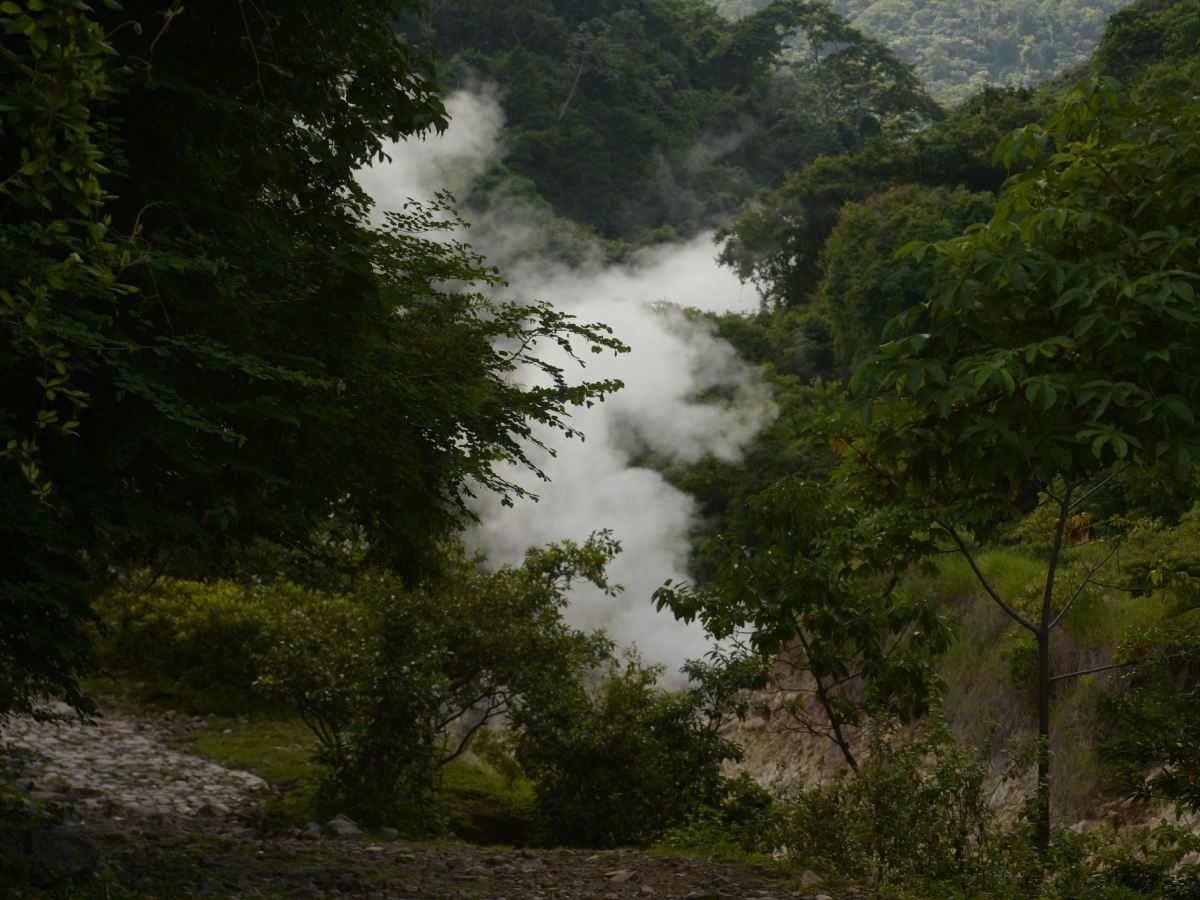 La naturaleza volcánica de El Salvador se vive de cerca en los Infiernillos. Fotografía/ elsalvador.com