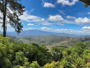 Cerro El Pericón, naturaleza y vistas impresionantes en Morazán