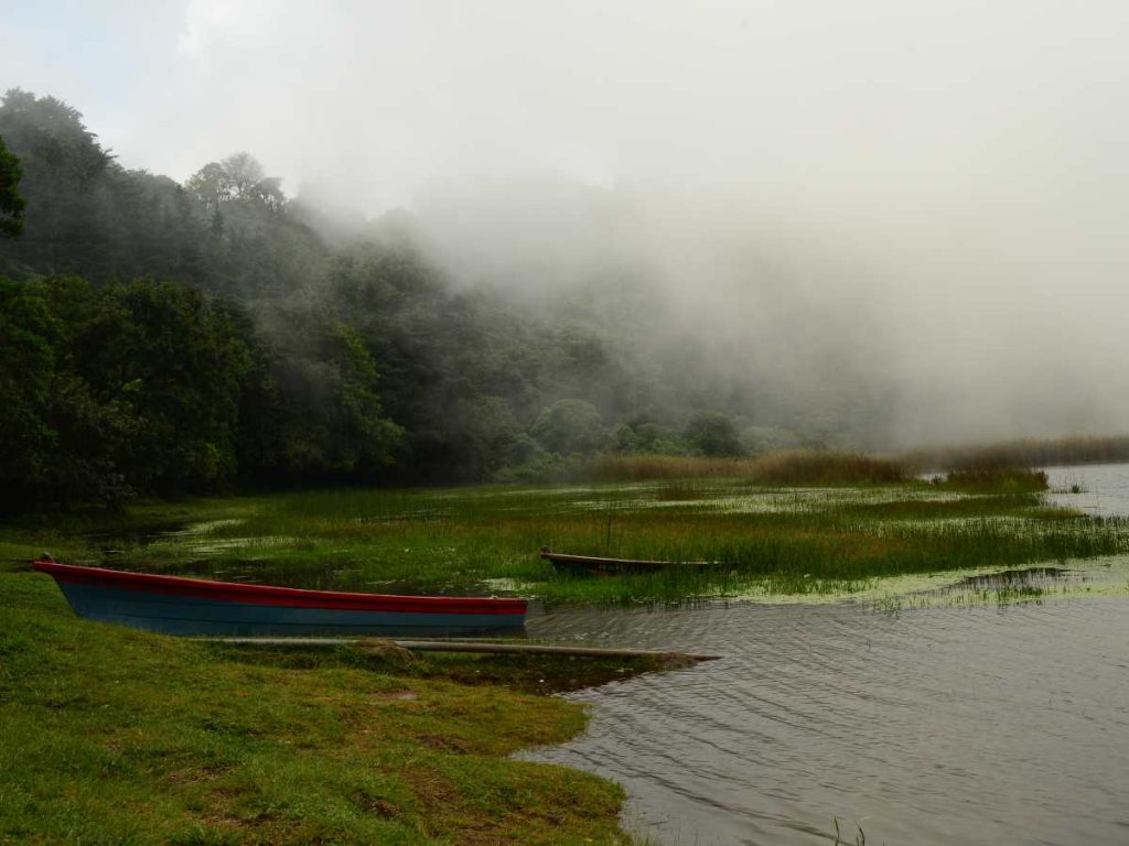 vistas en la laguna verde de Apaneca