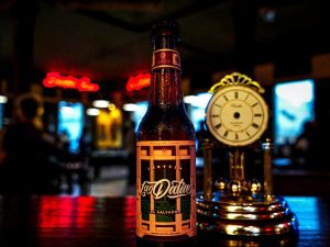 Cerveza La Dalia, una edición artesanal con identidad salvadoreña, servida exclusivamente en Club La Dalia.