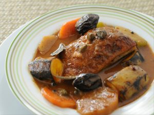 El gallo en chicha y el aroma inolvidable de la cocina de abuela