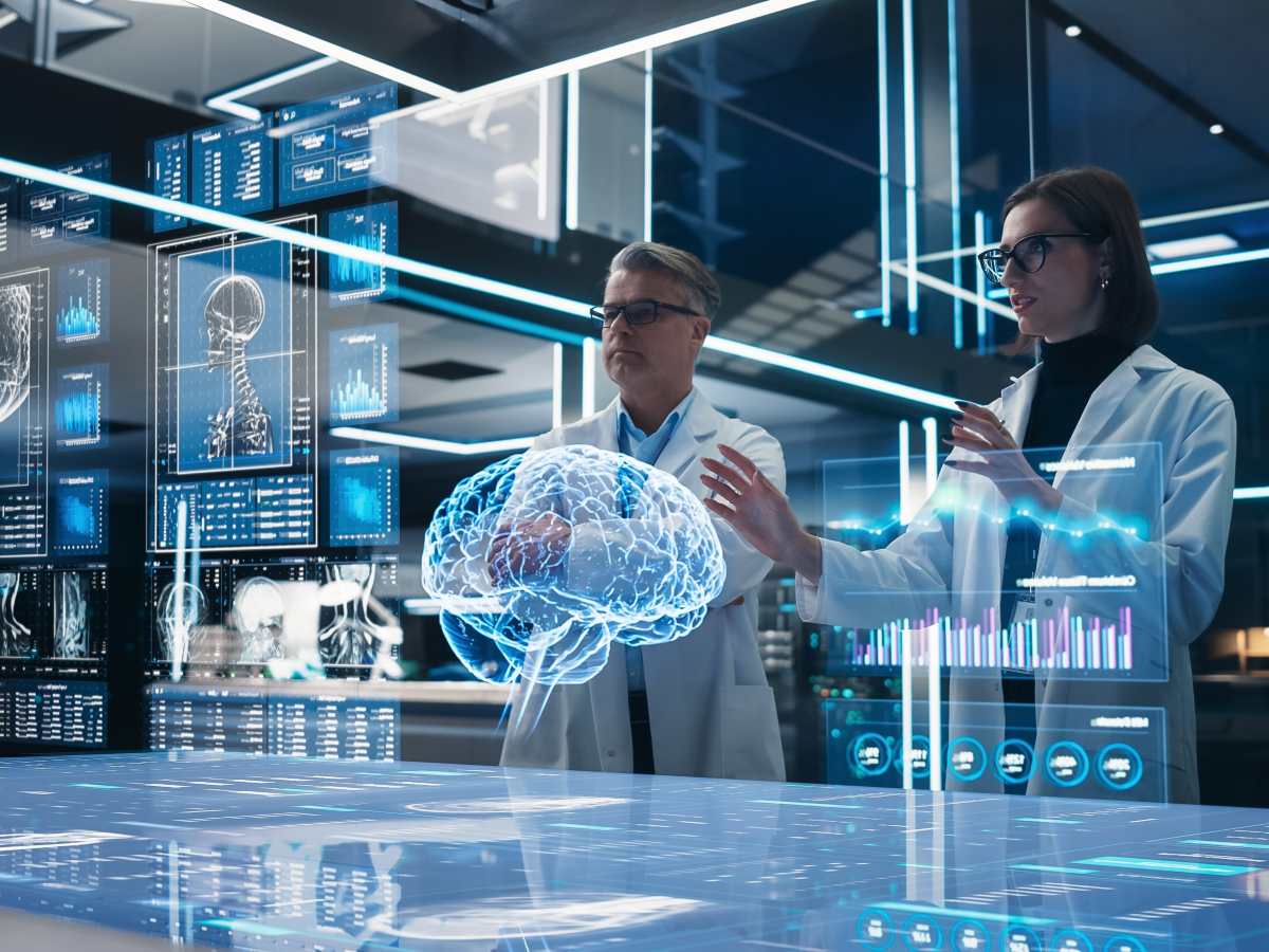 Implante cerebral desarrollado en Stanford promete devolver la voz a pacientes con parálisis al transformar pensamientos en frases.