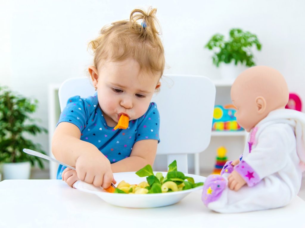 El hipocampo, región clave del cerebro, comienza a desarrollar su función de memoria en los primeros años, aunque muchos recuerdos se pierden con el tiempo.