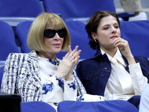 Anna Wintour en el US Open 2025, Nueva York, días antes de anunciar su retiro como directora de Vogue EE.UU., tras 37 años de liderazgo.