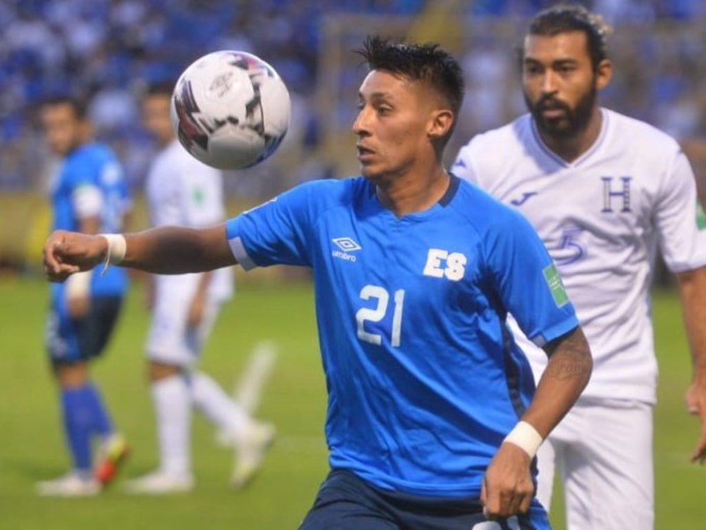 Bryan Tamacas, lateral derecho de C.D. Hércules, sufrió una lesión el 24 de septiembre en el partido contra C.D. FAS en el Óscar Quiteño santaneco. 