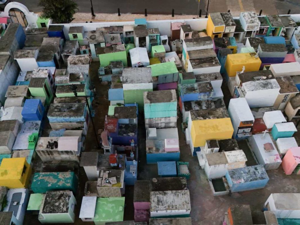 Preparación para el Día de Muertos.