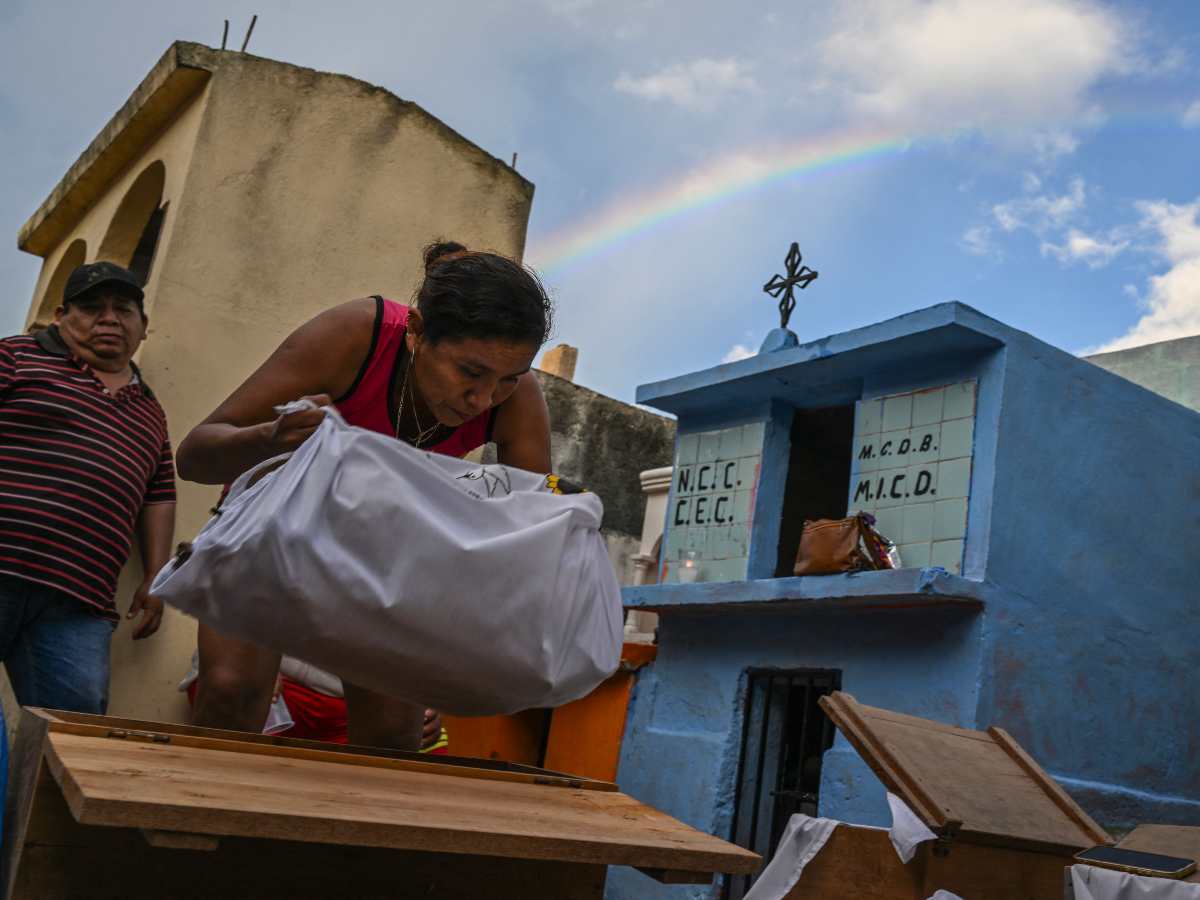Preparación para el Día de Muertos.