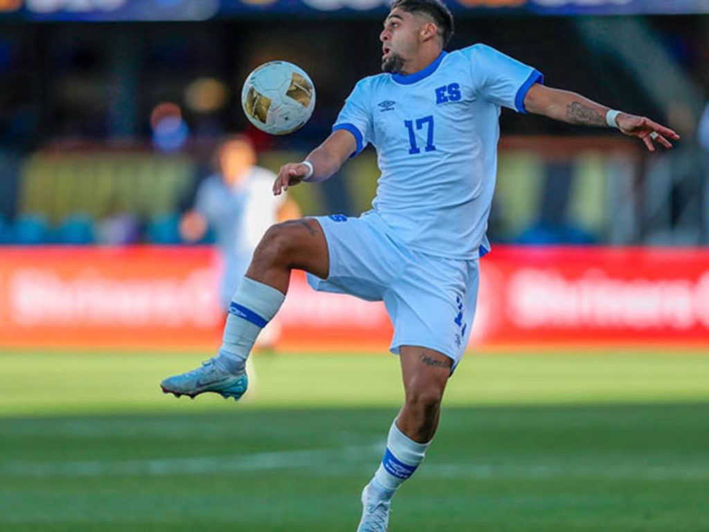Jairo Henríquez, volante de la Selecta en el partido ante Curazao por la fecha 1 de la Copa Oro 2025. Foto: Cortesía Fesfut / La Selecta