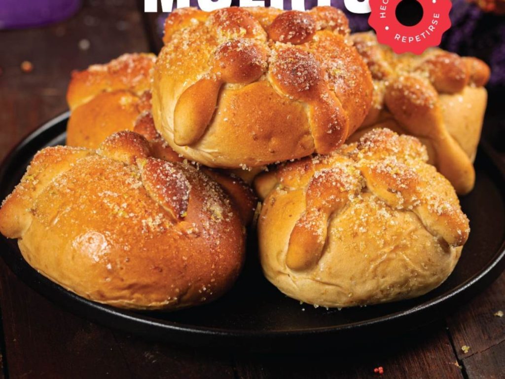 Pan de muerto con ganache o infusión de tequila y romero: Le Croissant reinterpreta la tradición con un toque gourmet único y sorprendente.