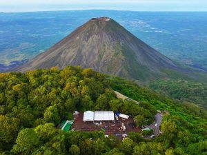 El Cerro Verde vibra al ritmo de Selena y al sabor del jocote