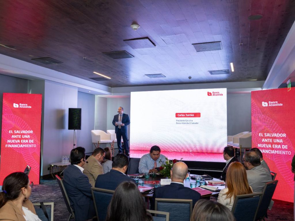 El respaldo del Grupo Financiero Atlántida permite ofrecer soluciones integrales de inversión que combinan titularización, fideicomisos, tokenización y crédito tradicional.