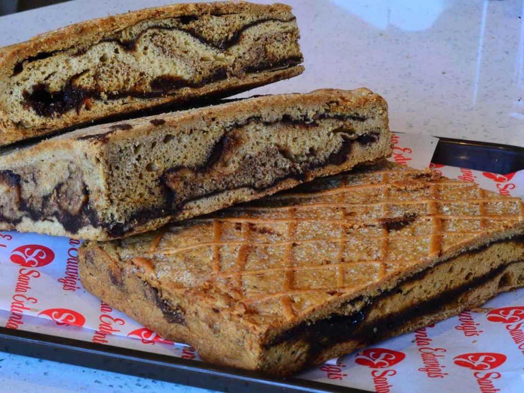 Las semitas, ícono de la panadería salvadoreña, siguen siendo elaboradas con ingredientes naturales y procesos artesanales en Santa Eduvigis.
