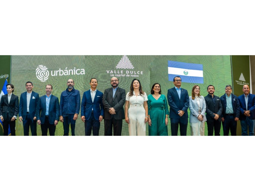 La presentación de Valle Dulce contó con la participación de representantes del gabinete de Gobierno, como la Ministra de Vivienda, Michelle Sol; el Secretario de comercio e inversiones, Jorge Miguel Kattan y el director ejecutivo de COAMSS/ OPAMSS, Luis Rodríguez. Fotografía/ cortesía Urbánica.