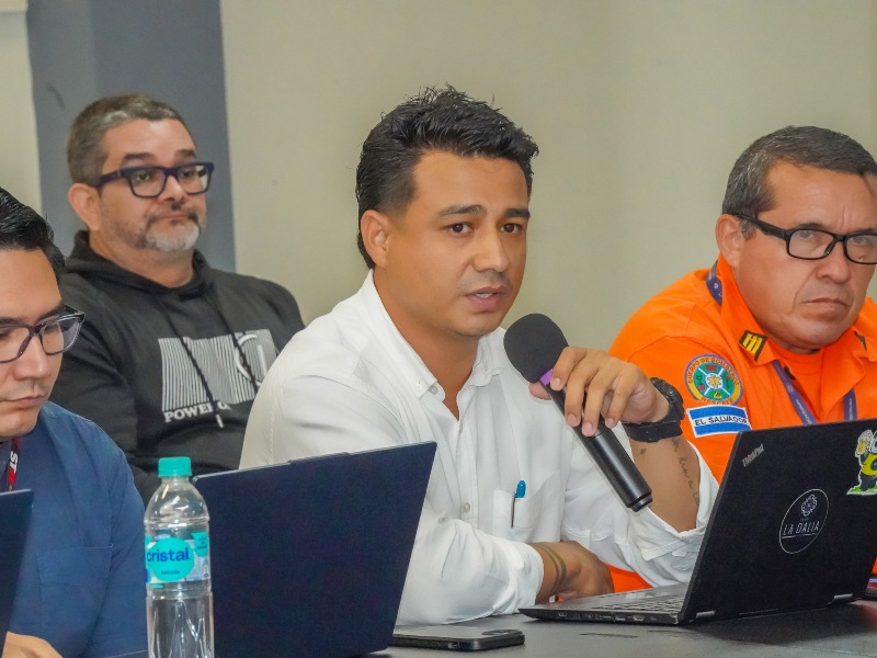 Autoridades y equipos de seguridad coordinan acciones en el Estadio Cuscatlán para garantizar una experiencia segura y ordenada durante la doble fecha FIFA rumbo al Mundial.