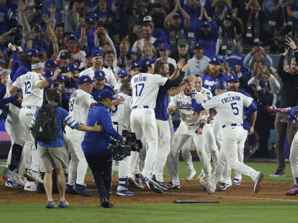 Los Dodgers celebran su gane ante los Blue Jays. Foto EFE