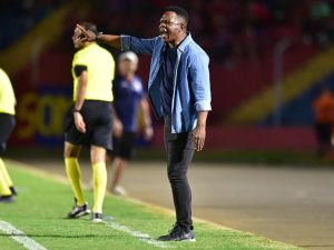 Agustín Castillo, DT de Platense. Foto Emerson del Cid.