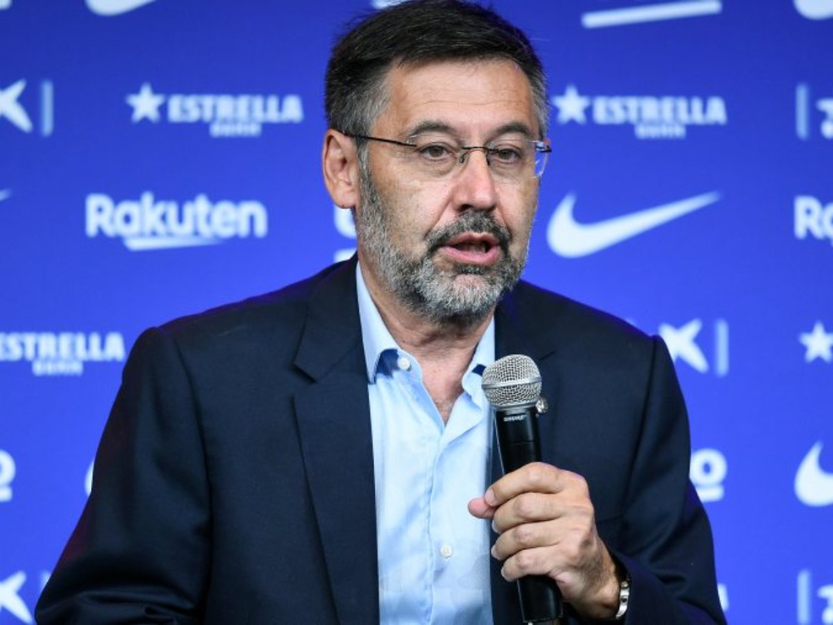 El presidente del FC Barcelona, ​​Josep Maria Bartomeu, asiste a la presentación oficial del nuevo entrenador holandés del Barcelona, ​​Ronald Koeman, en el estadio Camp Nou de Barcelona el 19 de agosto de 2020. Foto: AFP