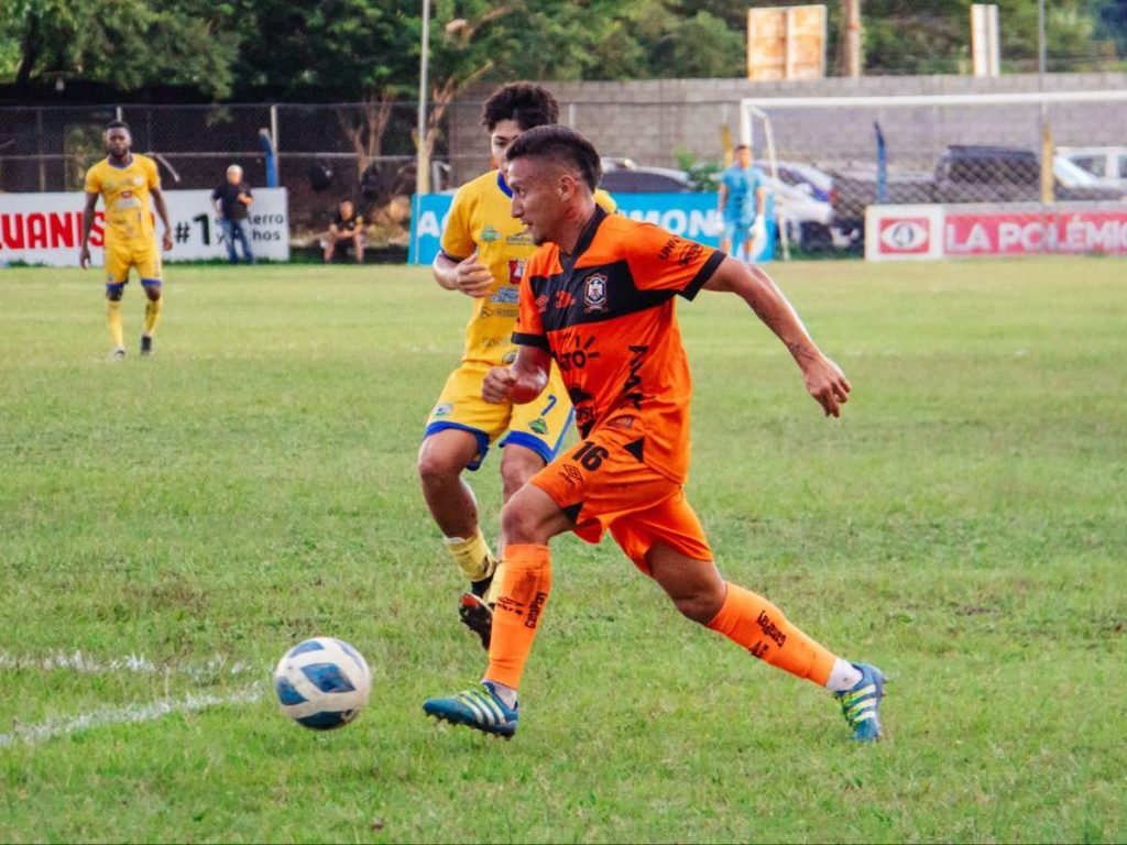 Águila reaccionó a tiempo y se llevó la victoria en su visita a Limeño, en un partido marcado por intensidad, errores defensivos y goles clave.