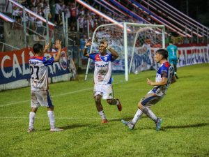 Firpo golea y se mete de lleno en la pelea por el liderato del Apertura 2025