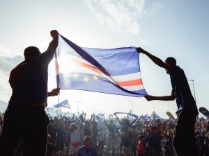 Cabo Verde, un archipiélago africano con solo medio millón de habitantes, hizo historia al clasificar por primera vez a un Mundial de fútbol.