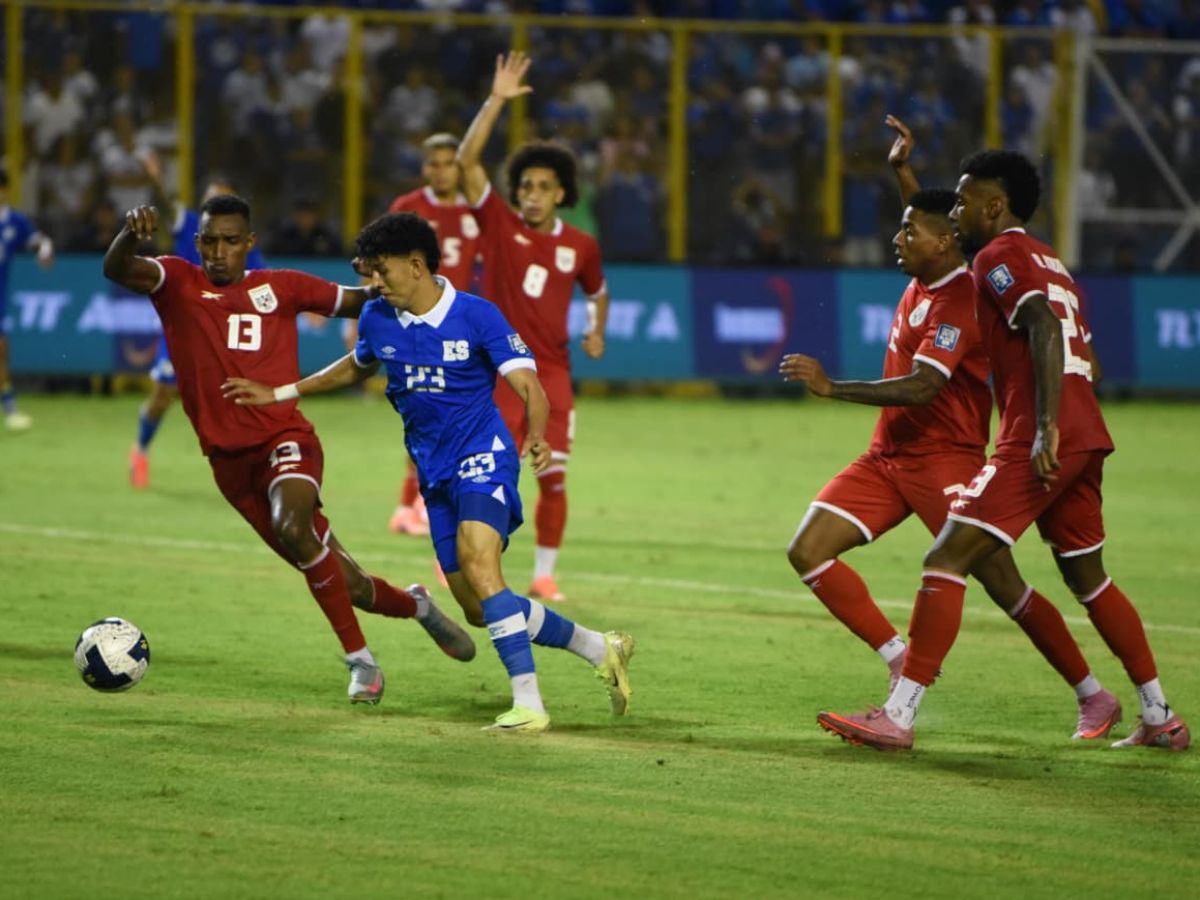 Noel Rivera de la Selecta contra Panamá. Foto Emerson Del Cid