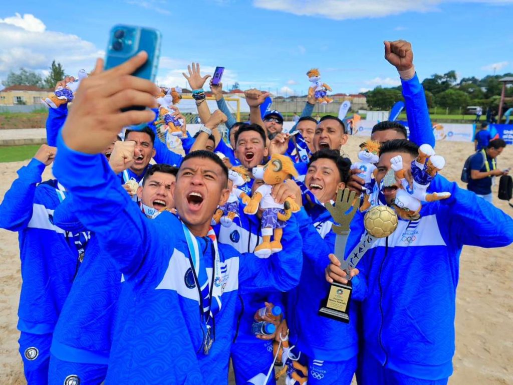 La Selecta playera de El Salvador conquistó la medalla de oro en fútbol playa en los XII Juegos Centroamericanos Guatemala 2025