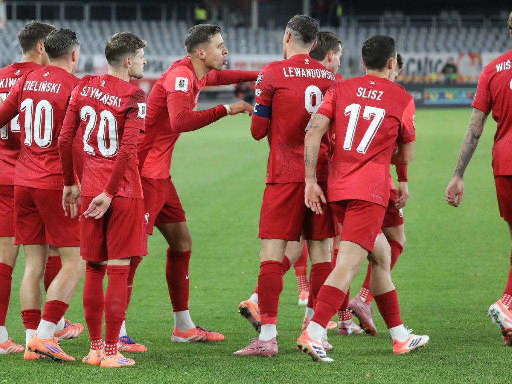 Selección de Polonia celebra victoria rumbo al Mundial 2026. Foto AFP 