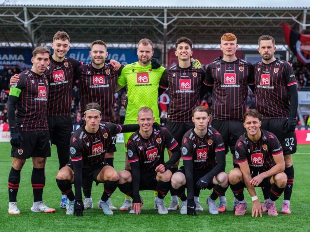 Pablo Punyed (der.) en su último partido con el Víkingur Reykjavík. Foto IG Víkingur Reykjavík