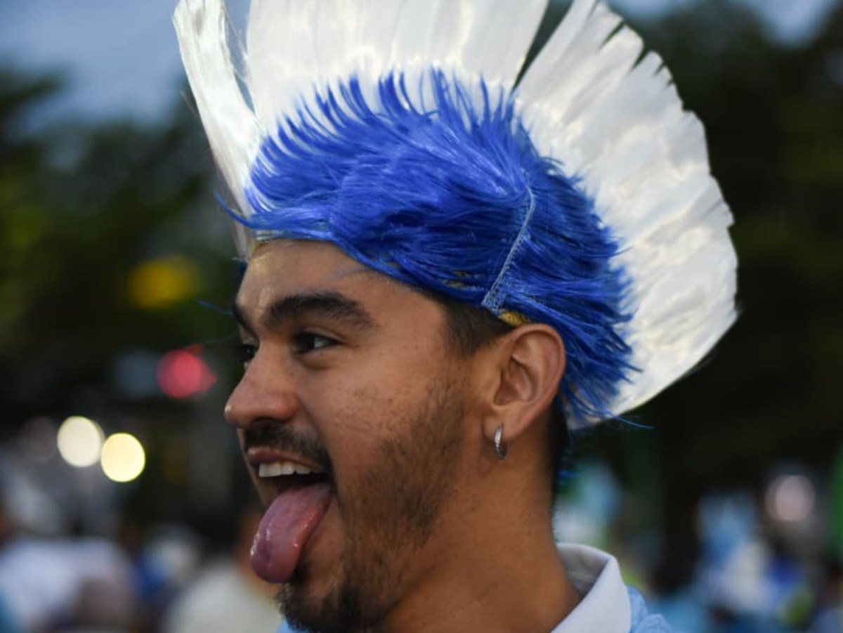 Color, pelucas y pasión: así se visten los hinchas salvadoreños para apoyar a la Selecta