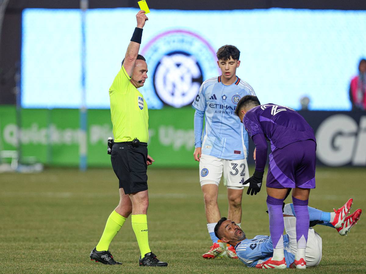 Pierre-Luc Lauziére será el árbitro del partido entre El Salvador y Guatemala. Foto AFP