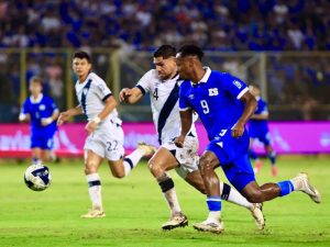 En fotos: acciones y lucha de Selecta vs. Guatemala en el Cuscatlán