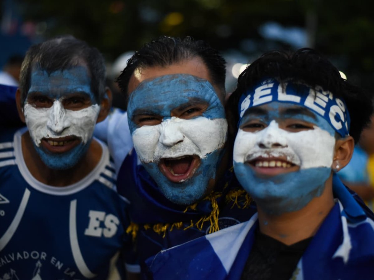 deportes-futbol-selecta-guatemala-aficionados-pinta-caritas
