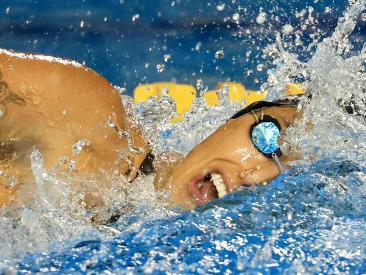 La salvadoreña logró un doblete: dos oros y dos nuevos récords del istmo, en los Juegos C.A. de Guatemala 2025