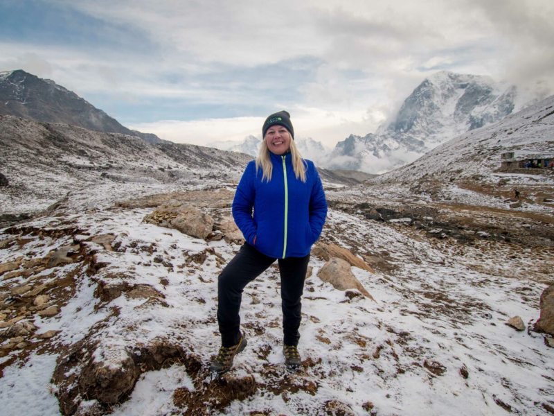 Alfa Karina Arrué conquistó el Monte Everest en 2022, es la primera persona de El Salvador en conseguir tal hazaña. / Foto cortesía A. K. Arrué