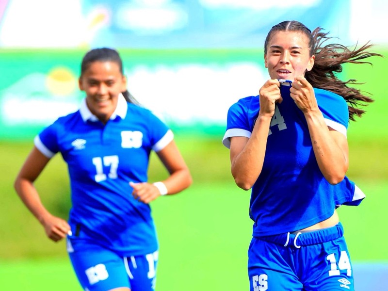 deportes-seleccion-femenina-el-salvador-vs-panama-amber-marinero-14-y-jackeline-velasquez-17